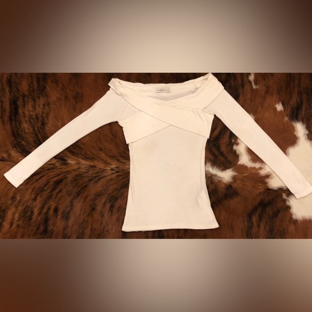 White abercrombie and fitch long sleeve